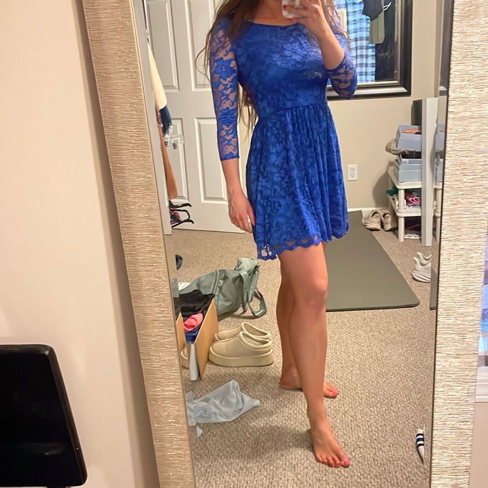 Arden b size m dress - back is sheer - lace